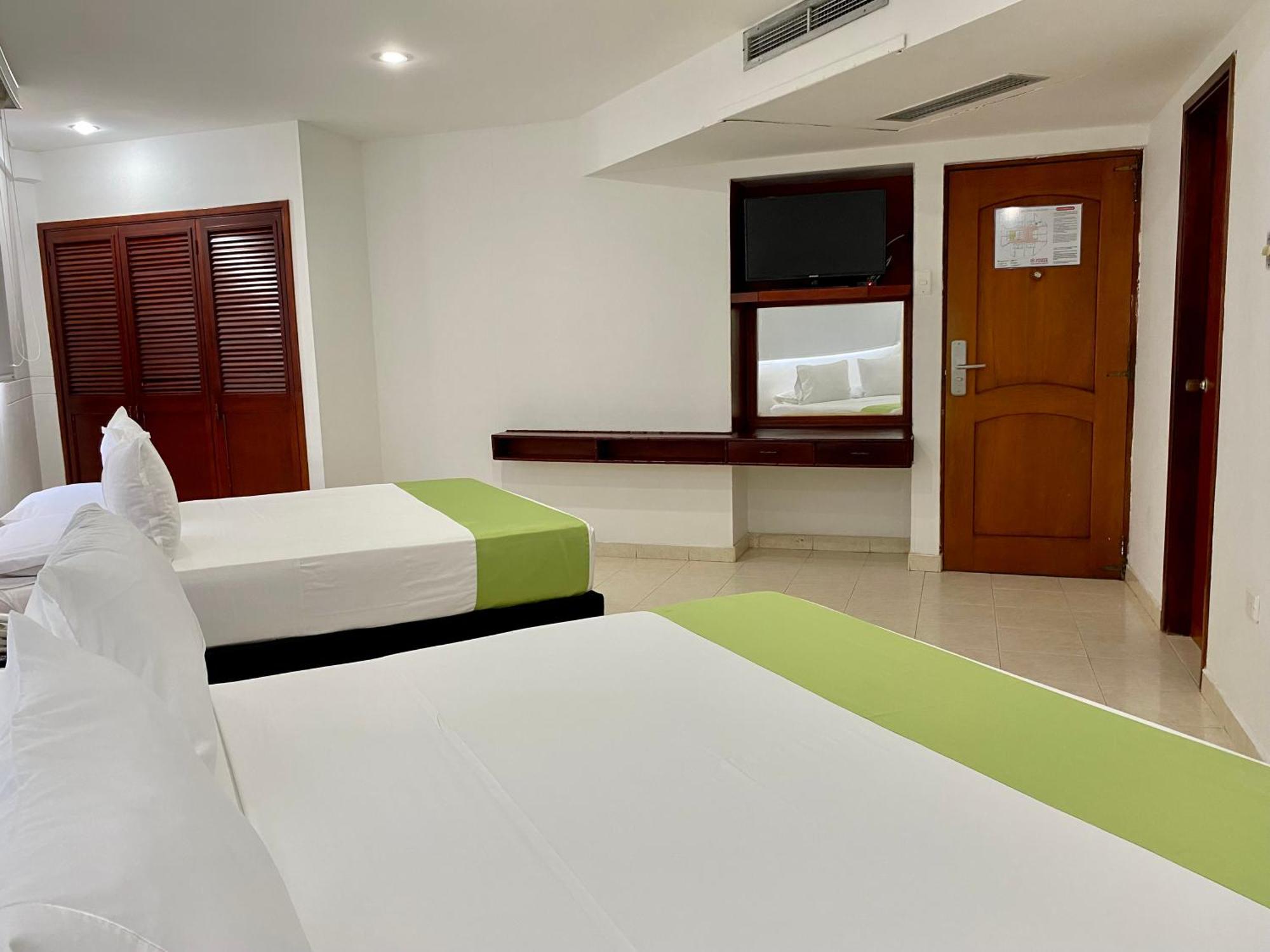 Hotel Dorado Plaza Bocagrande 3*