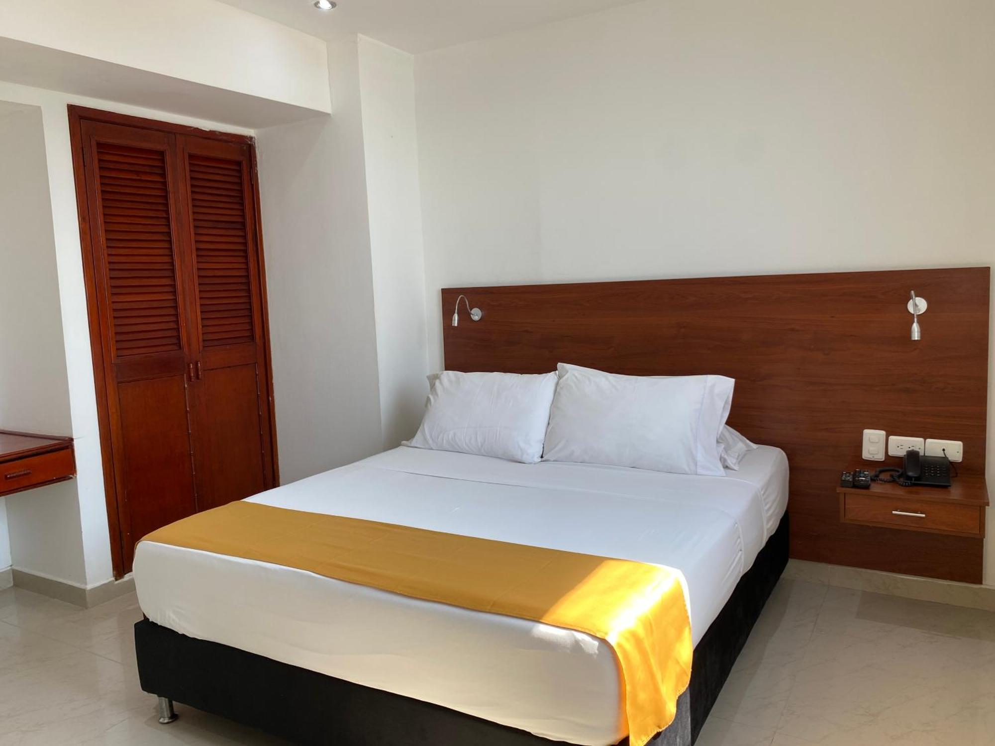 Dorado Plaza Bocagrande Hotel