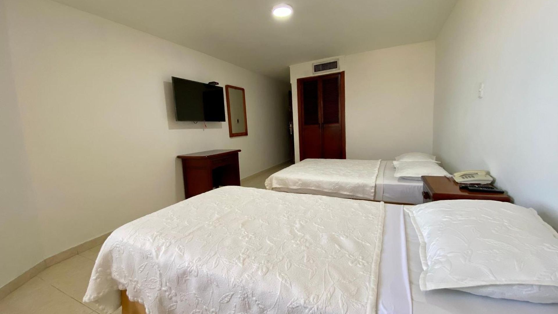Dorado Plaza Bocagrande Hotel
