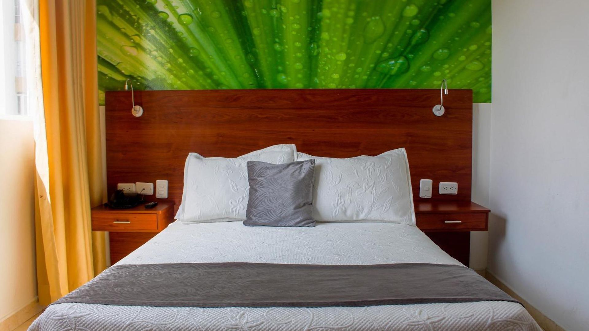 Hotel Dorado Plaza Bocagrande 3*